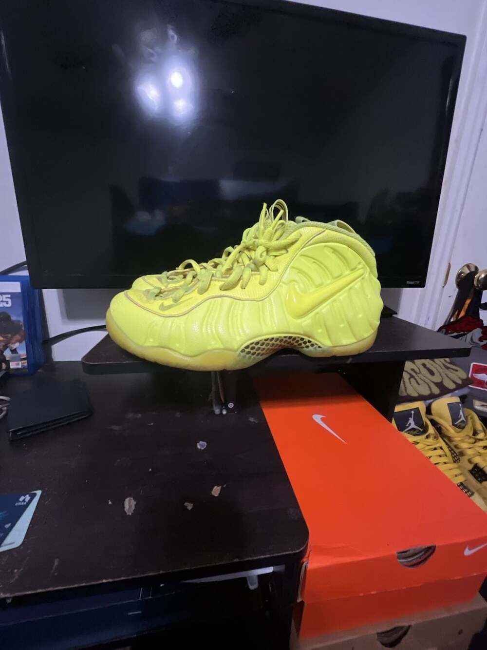 Nike Air Foamposite Pro Volt Sneakers